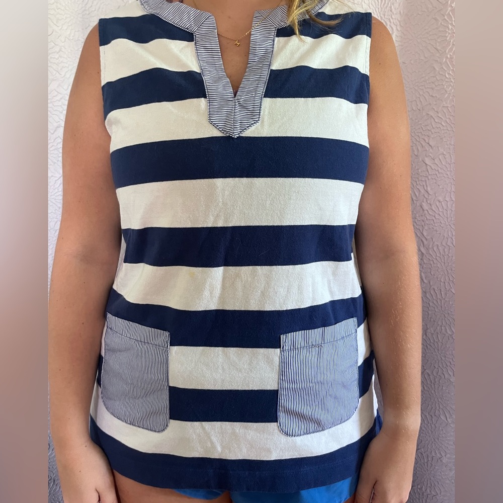 Vineyard vines top